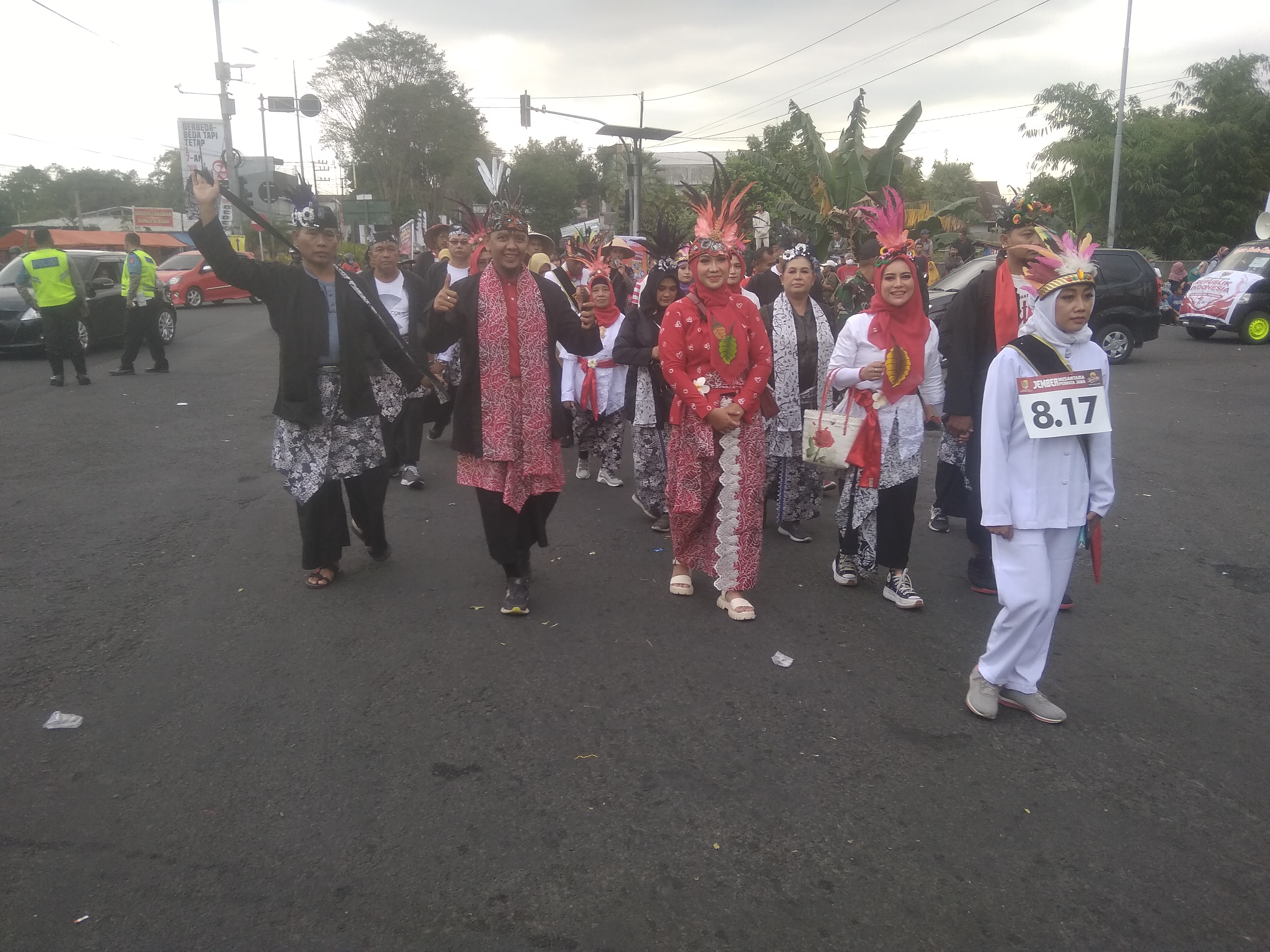 KECAMATAN SUMBERSARI MENGIKUTI KARNAVAL SENI DAN BUDAYA KABUPATEN